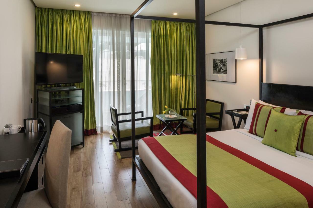 더 파크 방갈로르 벵갈루루 외부 사진 A room at the hotel